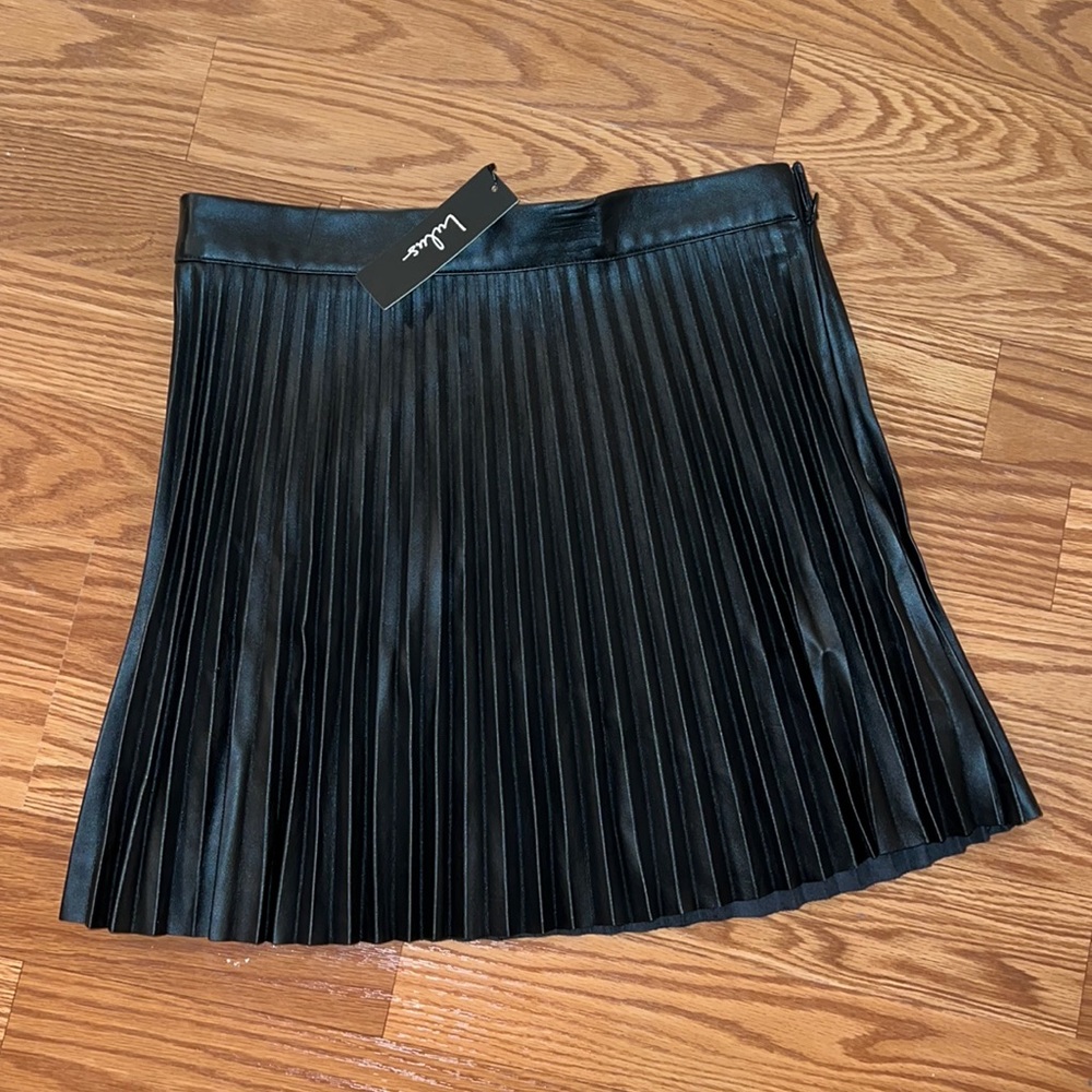 Black skirt